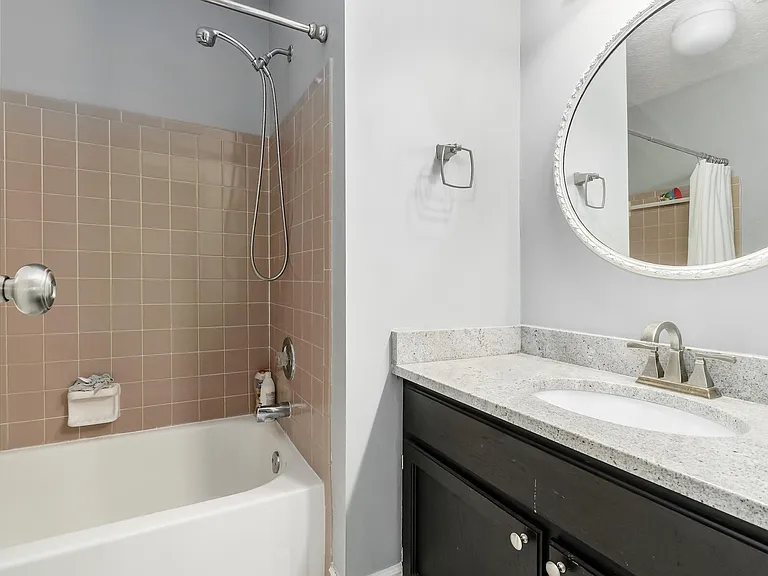 2104 Scottingham Dr — Photo 13