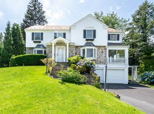 91 Pickwick Rd, Manhasset, NY 11030