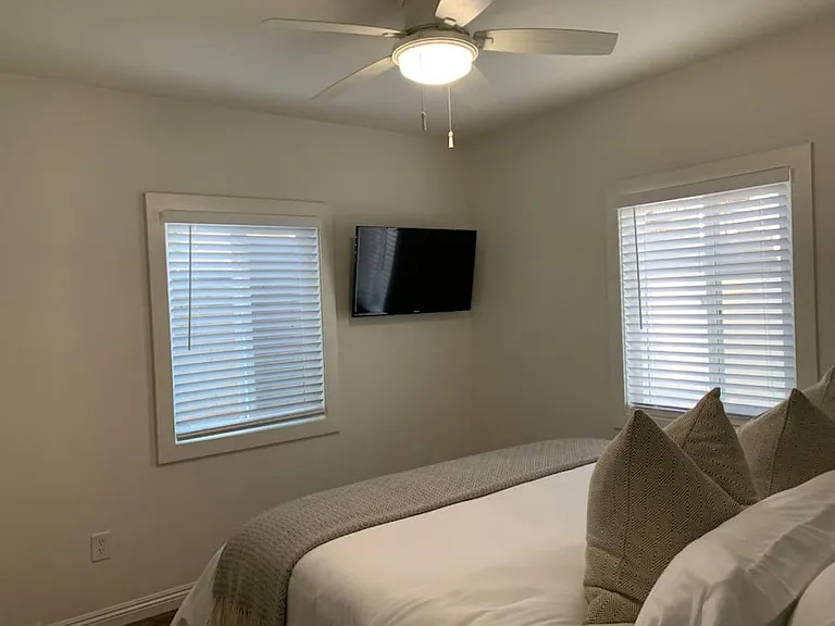 2300 Delaware St #10 — Photo 15