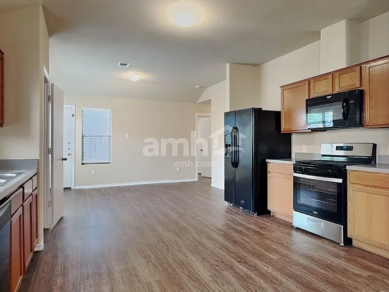 2822 Wisner Cir — Photo 3