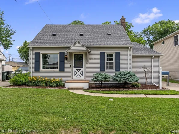 21523 Fresard St, Saint Clair Shores, MI 48080
