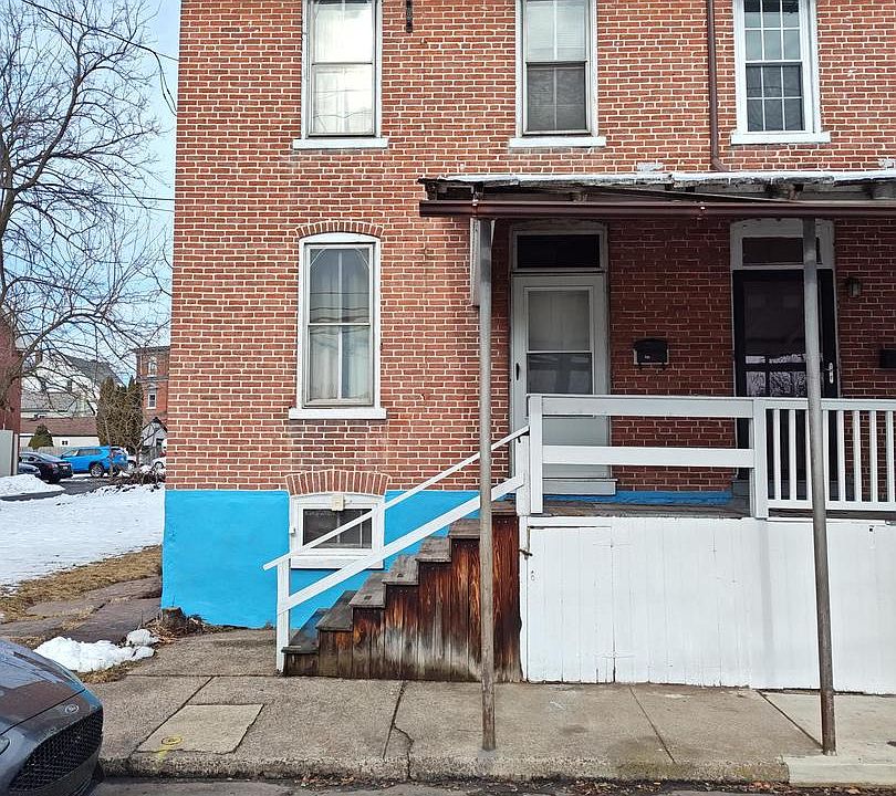 1st image of 21 E Walnut St