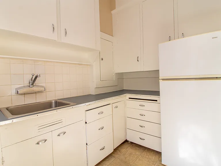 The Topanga Apartments — Photo 6