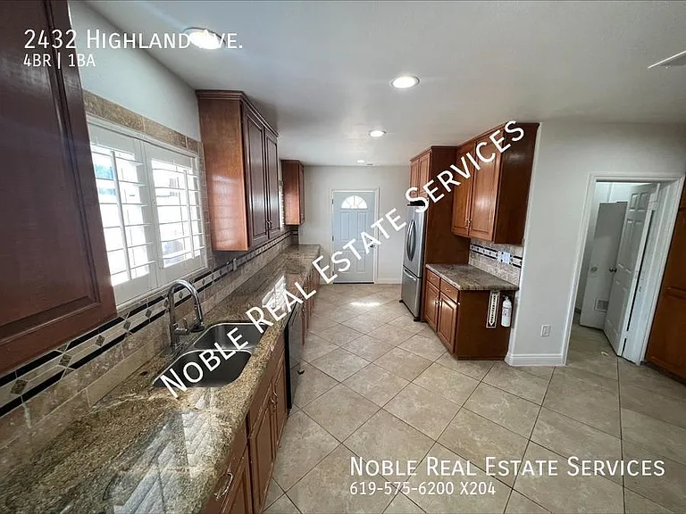 2432 Highland Ave — Photo 13