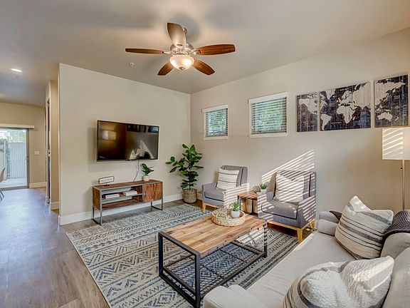 4th image of 119 W 17th St #1729-5
