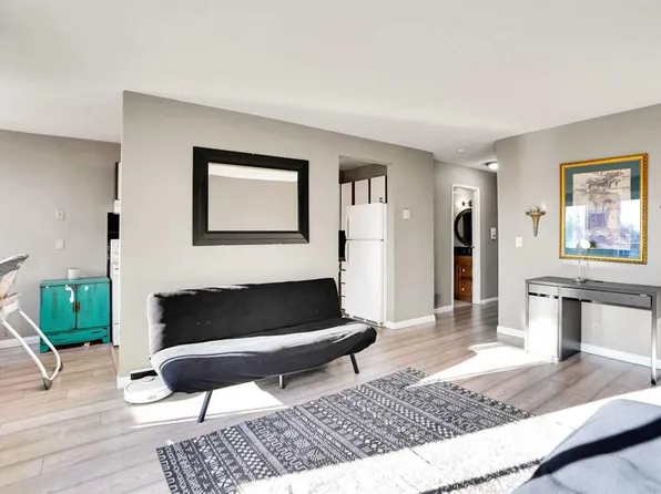 1529 N 26th Ave SW #202, Calgary, AB T2T 1C4