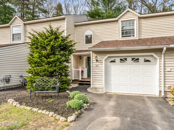 102 Deer Run Drive, Ballston Spa, NY 12020