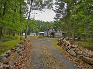 1517 Longleaf Dr, Effort, PA 18330