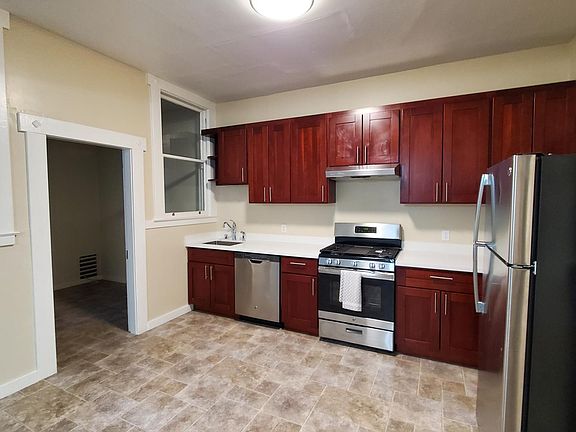 2nd image of 42 Langton St