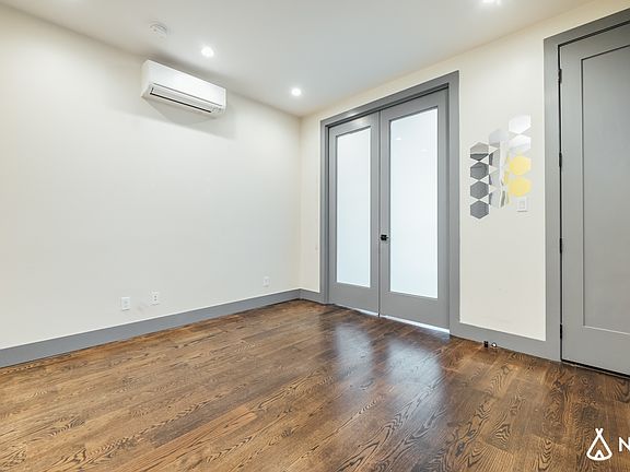 2nd image of 114 Jefferson St #3F