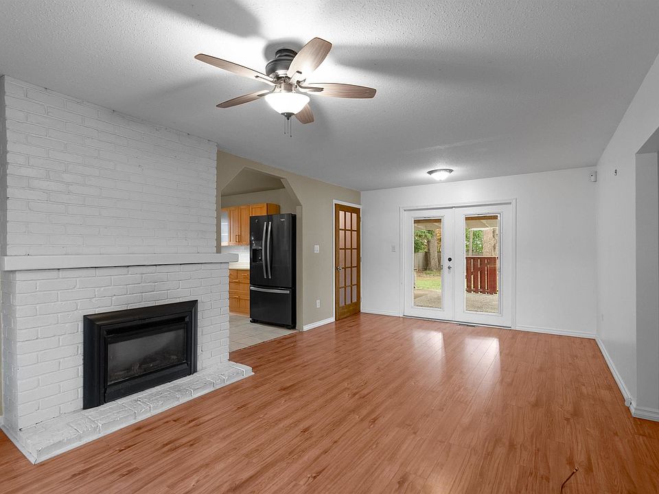 2nd image of 46461 Portage Ave
