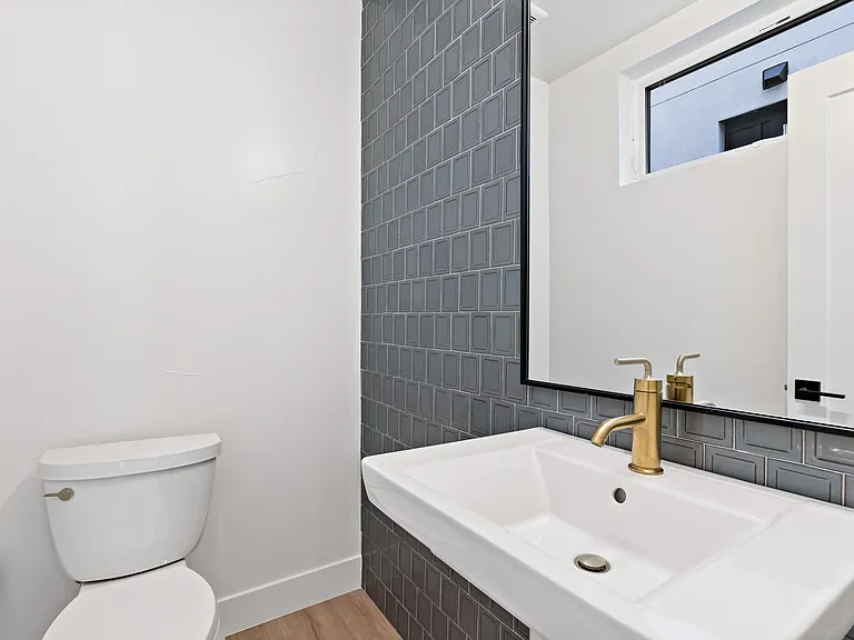 1273 Meade St — Photo 8