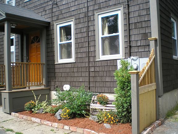 3rd image of 10 Woodbury Ct #2