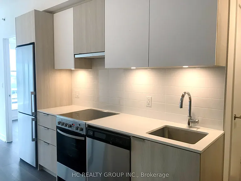 203 College St #511 — Photo 6