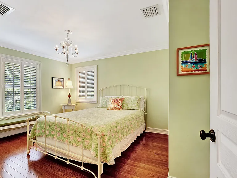 306 N Swinton Ave — Photo 24