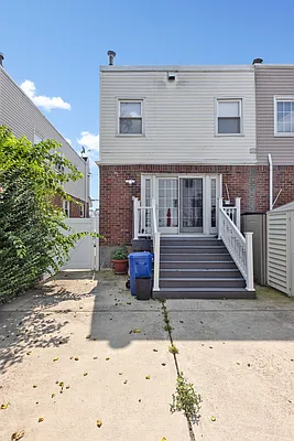 Sold by Remax Edge | media 33