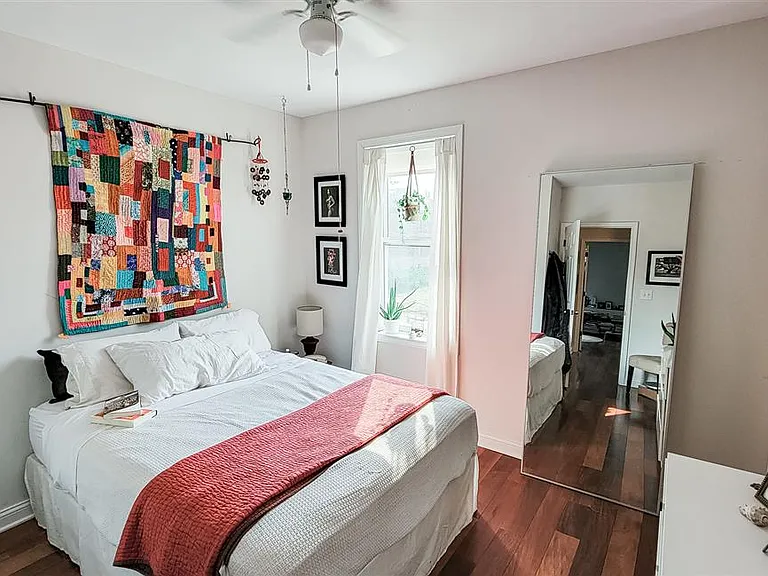 10748 S Champlain Ave — Photo 12
