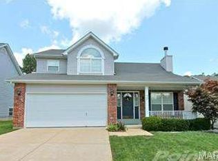 527 Winter Garden Dr, Fenton, MO