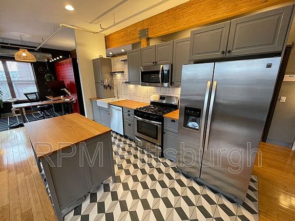 3rd image of 1536 Colwell St APT 6