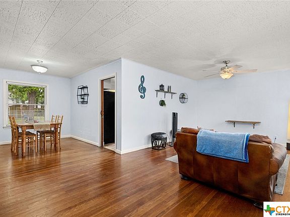 4th image of 1063 E College St