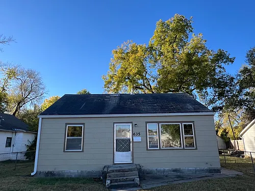 635 W 9th St Photo 1