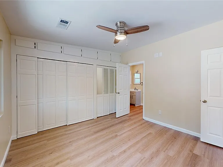 135 N Naomi St — Photo 18