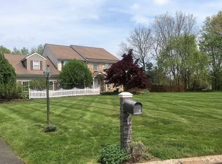 960 Rosewood Dr, Blue Bell, PA 19422