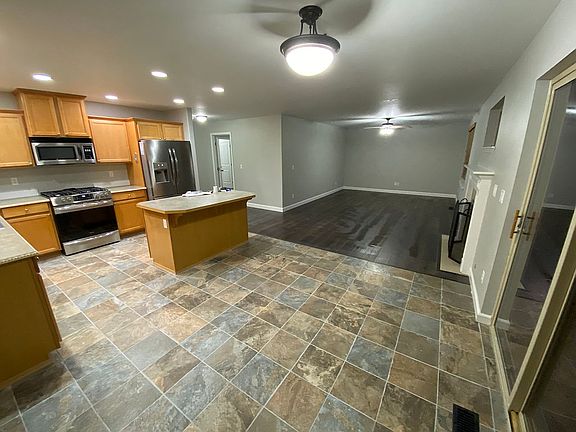 5th image of 3694 SE Lovell St