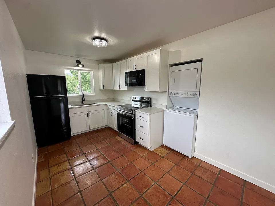 2064 W 2nd Ave #1/2