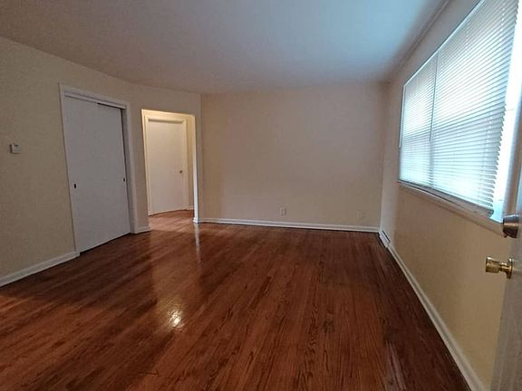3rd image of 1912 Kilburn Ave APT 2