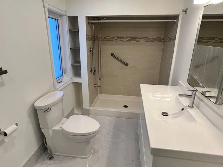 55 Creekwood Dr #UPPER — Photo 11