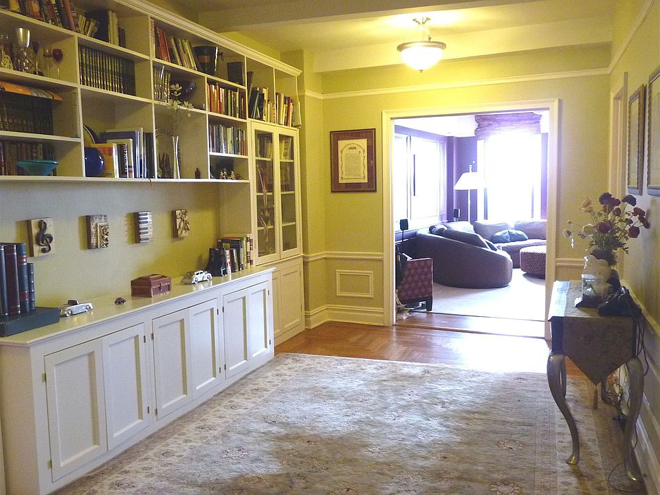 Huge entry foyer