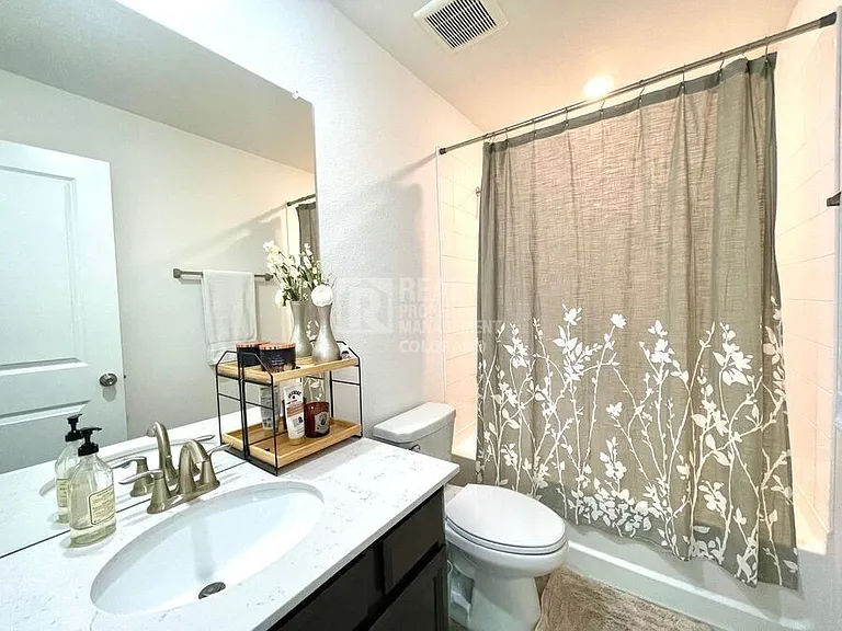 8975 Larose Ct — Photo 16