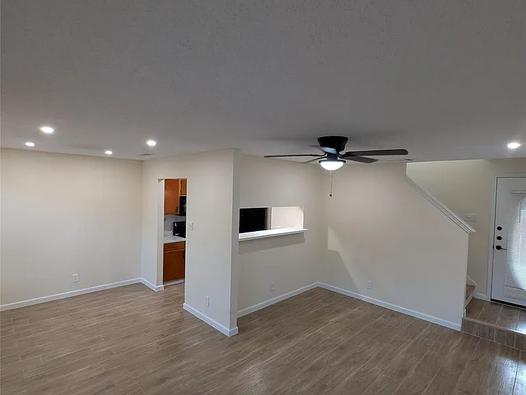 13303 Lyndhurst St #B — Photo 4