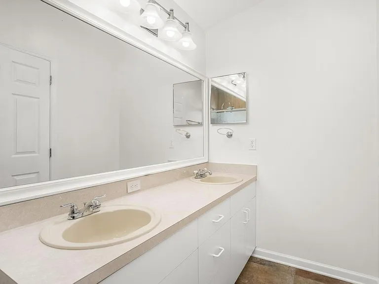 948 Grassy Island Ln — Photo 4
