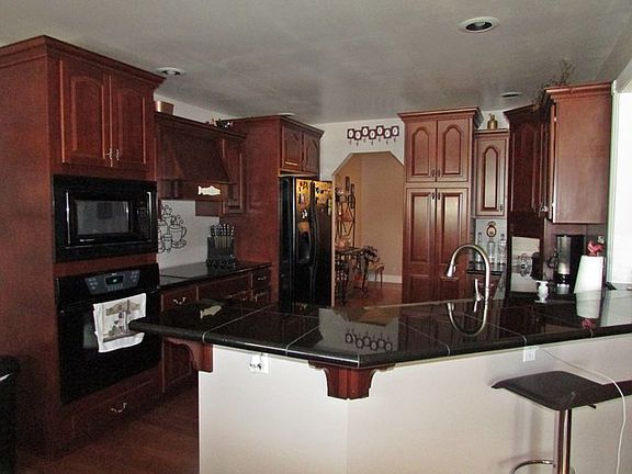 5th image of 168 Frank St