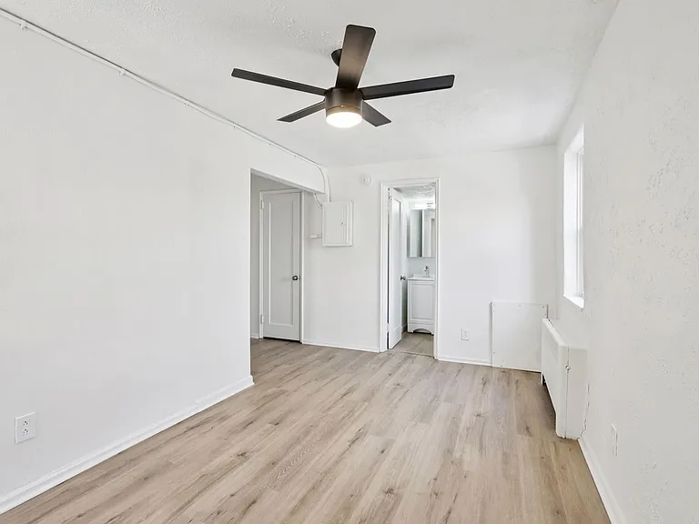 Charming 1, 2, and 3-Bedroom Townhomes in a Quiet Pittsburgh Neighborhood — Photo 16