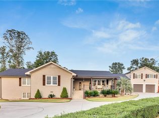 380 Forrester Dr, Greenville, SC 29607