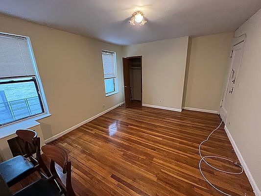 3rd image of 2147 27th St APT A3