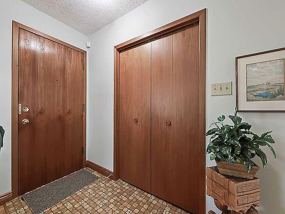 2nd image of 44 Rosevale Dr NW