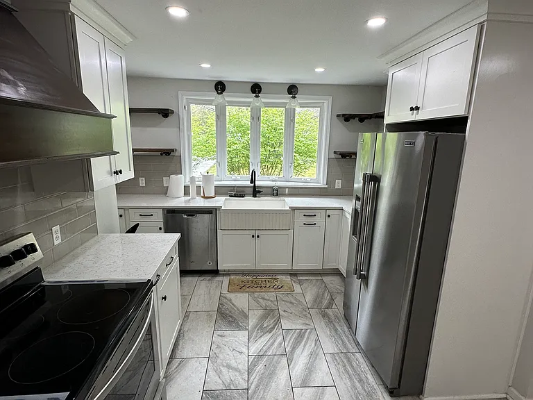 16 Beech Rd — Photo 1
