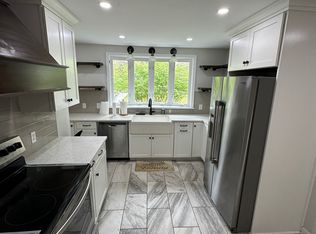 16 Beech Rd, Pittsford, NY 14534
