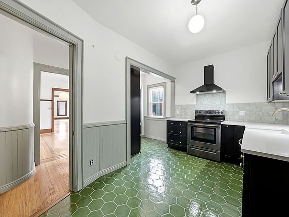 4th image of 359 Lafayette Ave APT 2