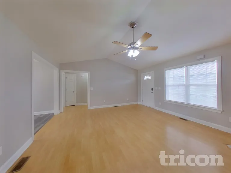 743 Faith St — Photo 2