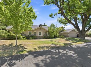 200 Greenwich Ln, Modesto, CA 95350