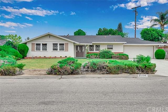 1st image of 25734 E Edgemont Dr