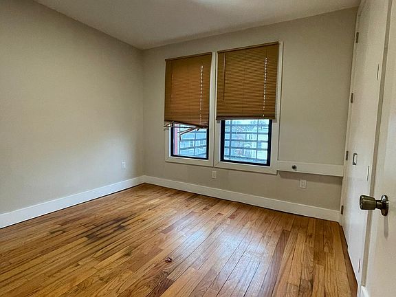 4th image of 154 Boyd Ave #3A