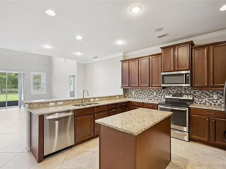 5640 Siracusa Ln — Photo 3