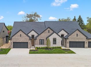 3358 Cornerstone Dr #10, Lake Orion, MI 48360