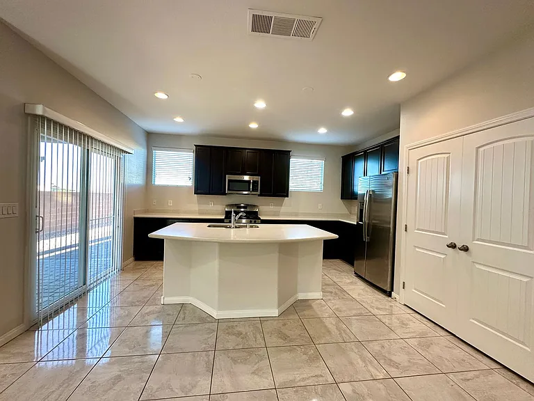 6130 Villa Lante Ave — Photo 4